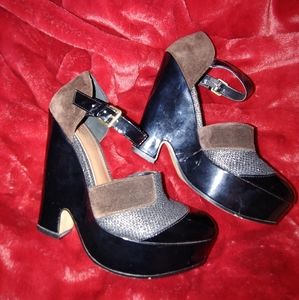 💚 MRKT brown heels